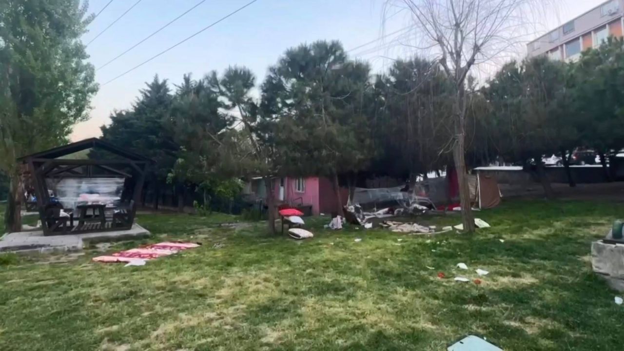 Esenyurt'ta Depremzede Eşini ve Baldızını Parkta Öldürdü
