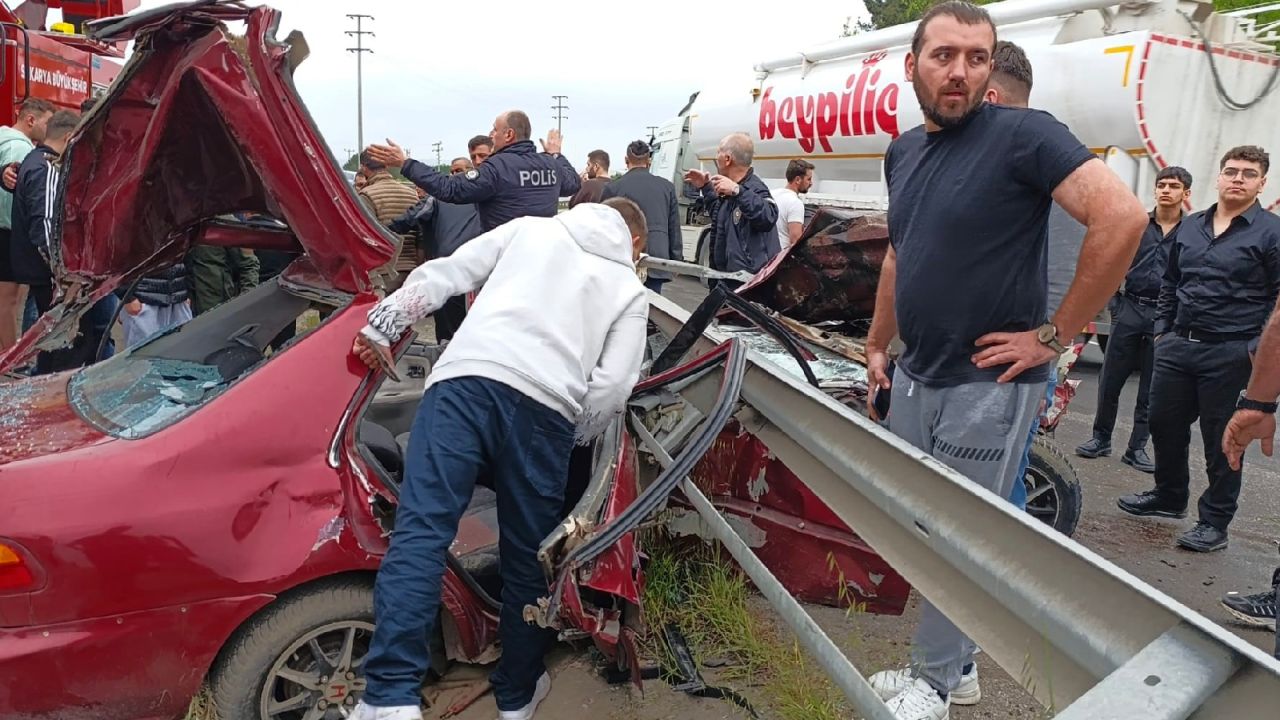 Bariyere Çarpan Otomobilde 2 Yaralı
