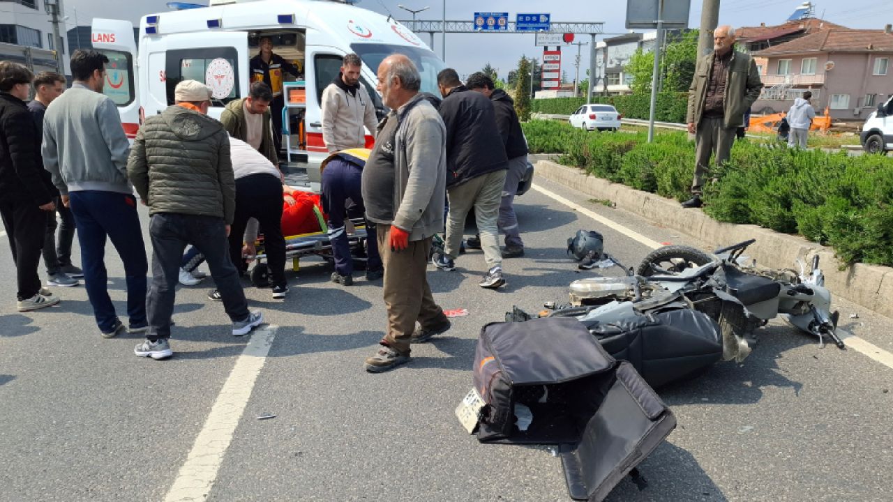 Otomobil Motosiklete Çarptı: 3 Yaralı
