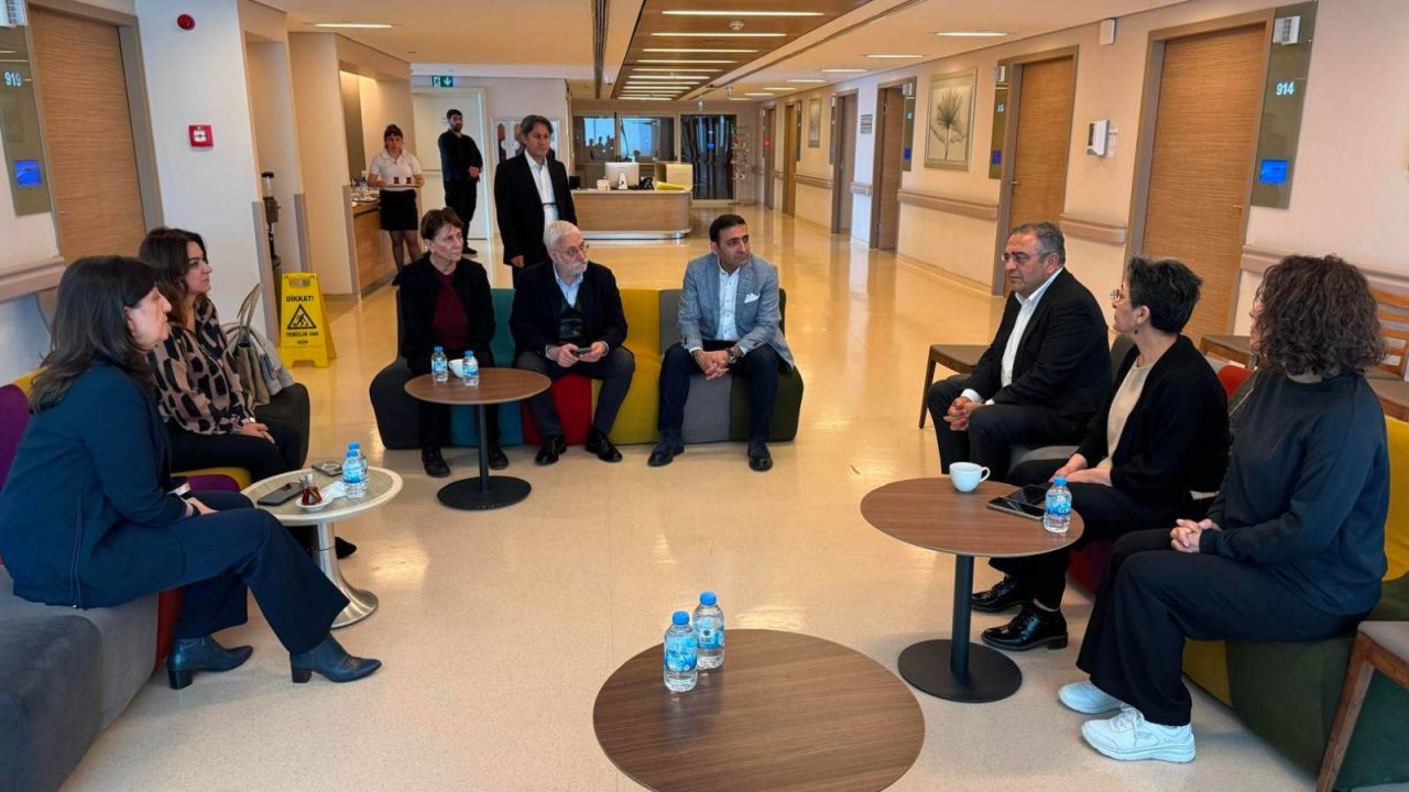 Sezgin Tanrıkulu'ndan Sırrı Süreyya Önder'e Ziyaret: Durumu Stabil Ama Kritik
