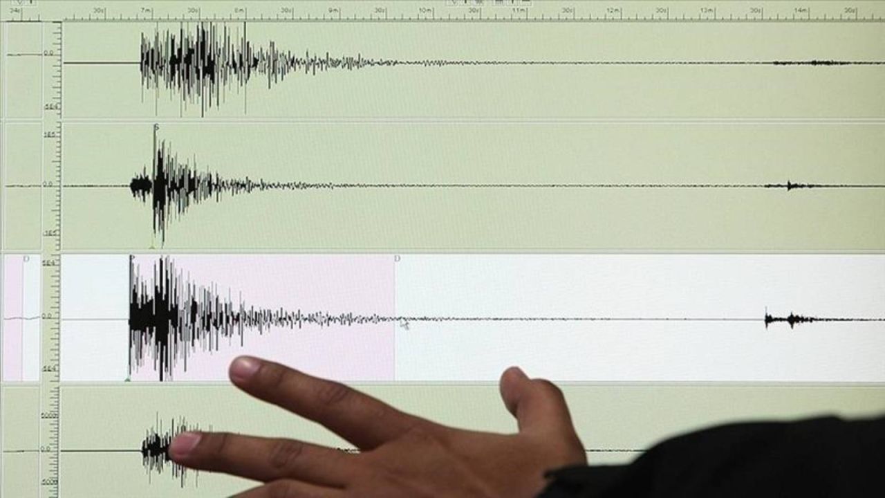 * Elazığ, Malatya ve Adıyaman Valilikleri 4,9'Luk Deprem Sonrası Açıklama Yaptı
* 4,9 Büyüklüğündeki Deprem Sonrası Elazığ, Malatya ve Adıyaman'dan Açıklamalar Geldi
* Deprem Sonrası Valiliklerden Açıklama: Elazığ, Malatya v