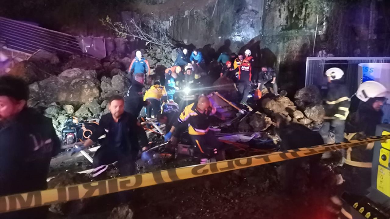 Samsun'da akaryakıt istasyonunda facia: Kaya düşmesi sonucu enkaz altında kalanlar var
