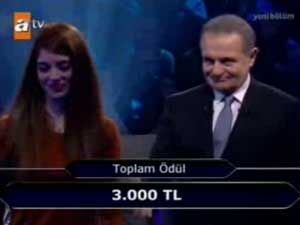 Yarışmacı Kenan Işık'ın Elini Sıkmadı