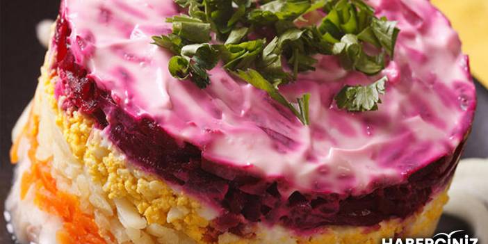 Sofraları şenlendirecek 3 renkli patates salatası! Bu tarifi mutlaka denemelisiniz!