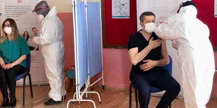 Milli Eğitim Bakanı Ziya Selçuk’tan aşı açıklaması