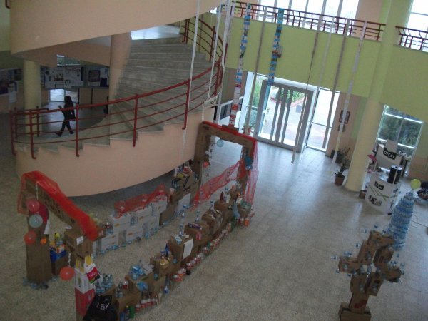 Geri Dönüşüm Materyallerinden AŞK Yolu Kurdular