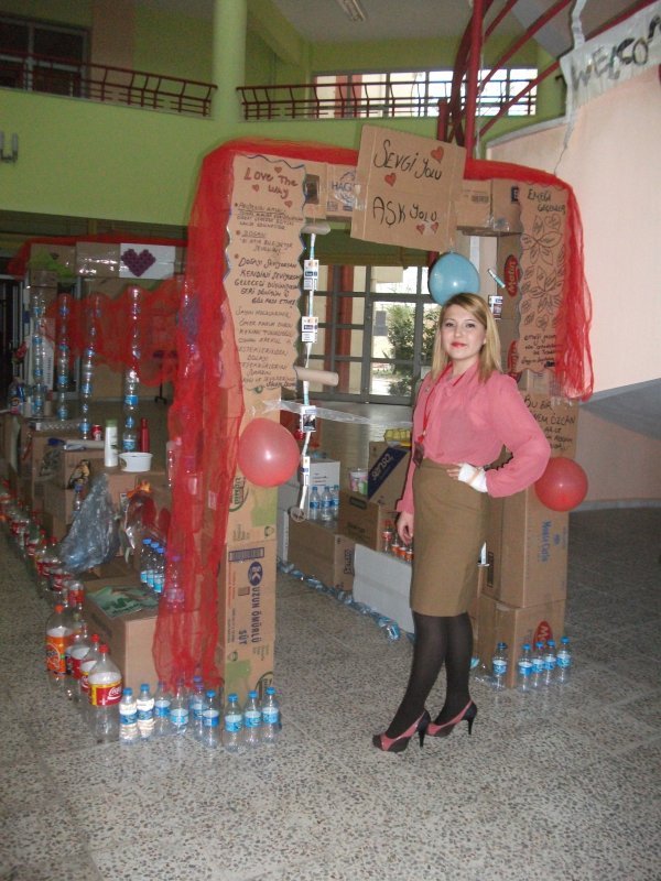 Geri Dönüşüm Materyallerinden AŞK Yolu Kurdular