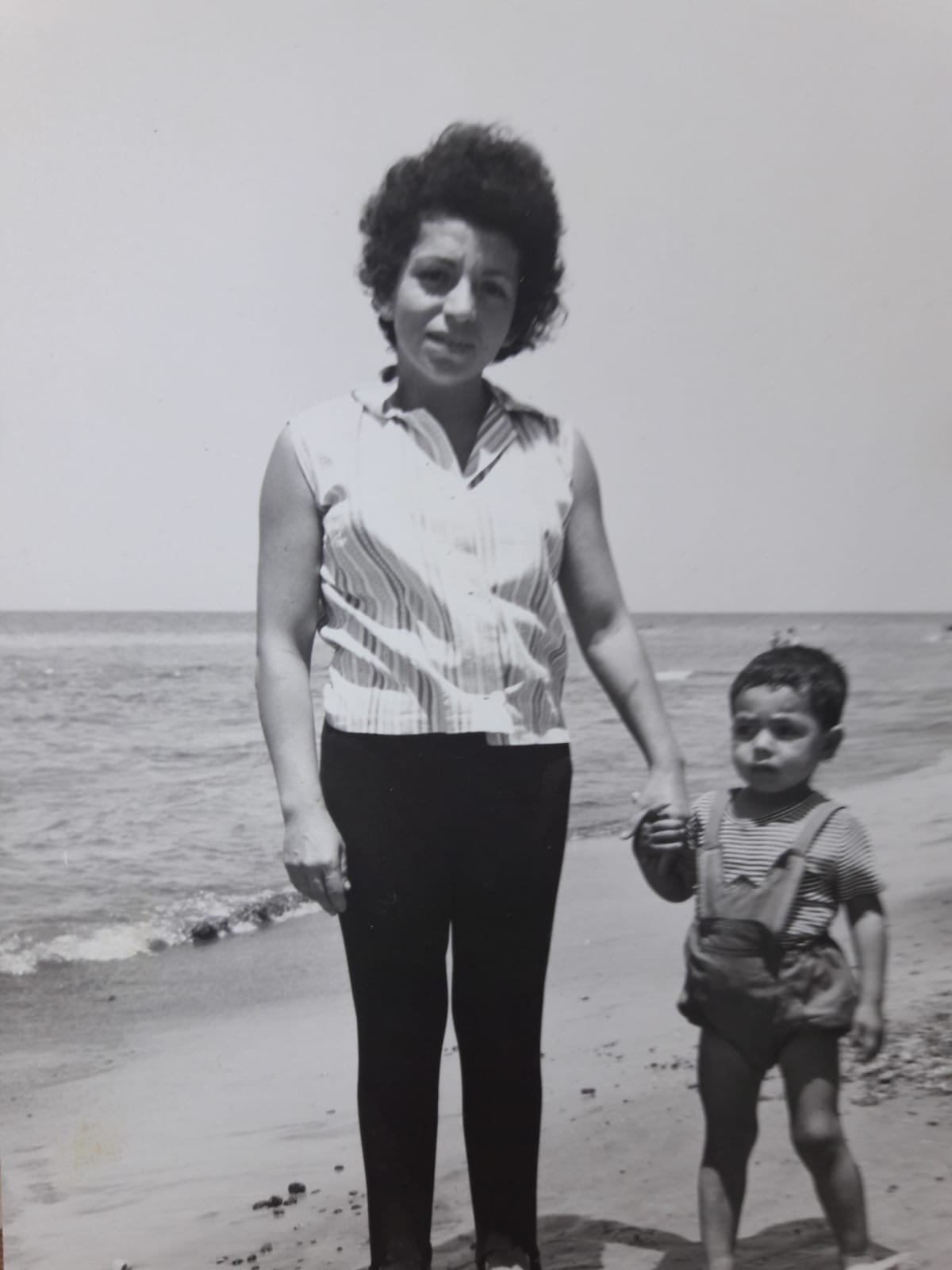 Dünyanın konuştuğu Uğur Şahin’in çocukluk fotoğrafı ortaya çıktı..