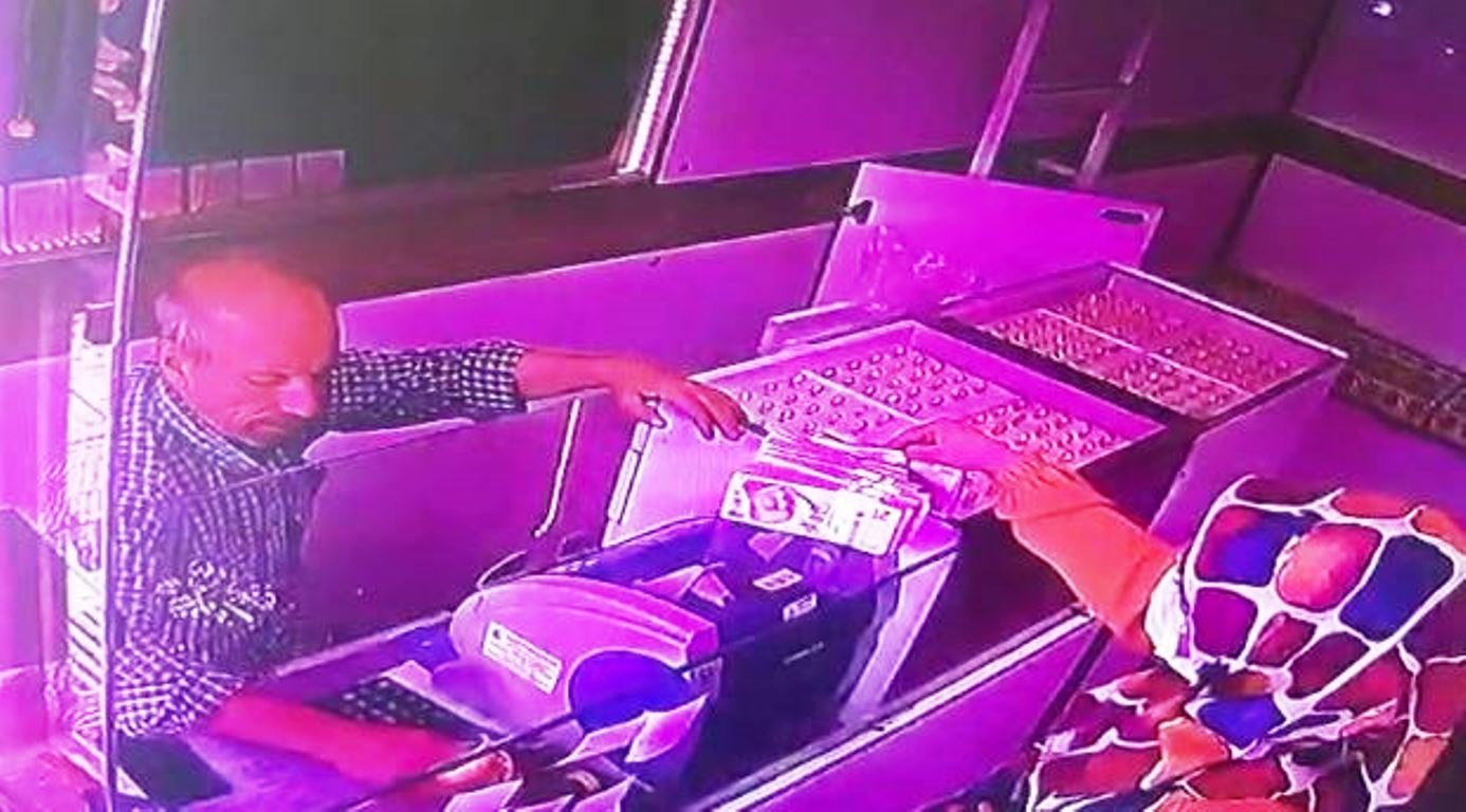 Dolandırıcılar sınır tanımıyor! Babasının sesi ile kandırdılar, nişanlı gencin hayallerini yıktılar
