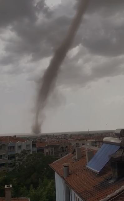 Ankara Şereflikoçhisar'daki hortum panik yarattı