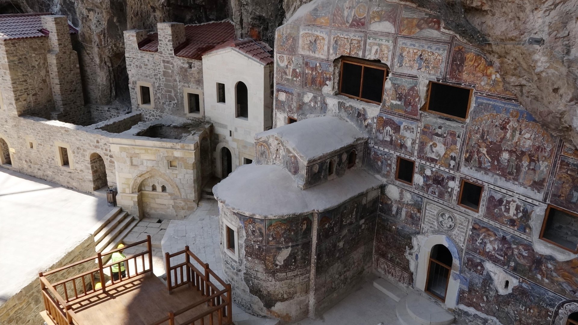 Sümela Manastırı’ndaki yeni şapeller ve ibadet yerleri ziyarete açıldı