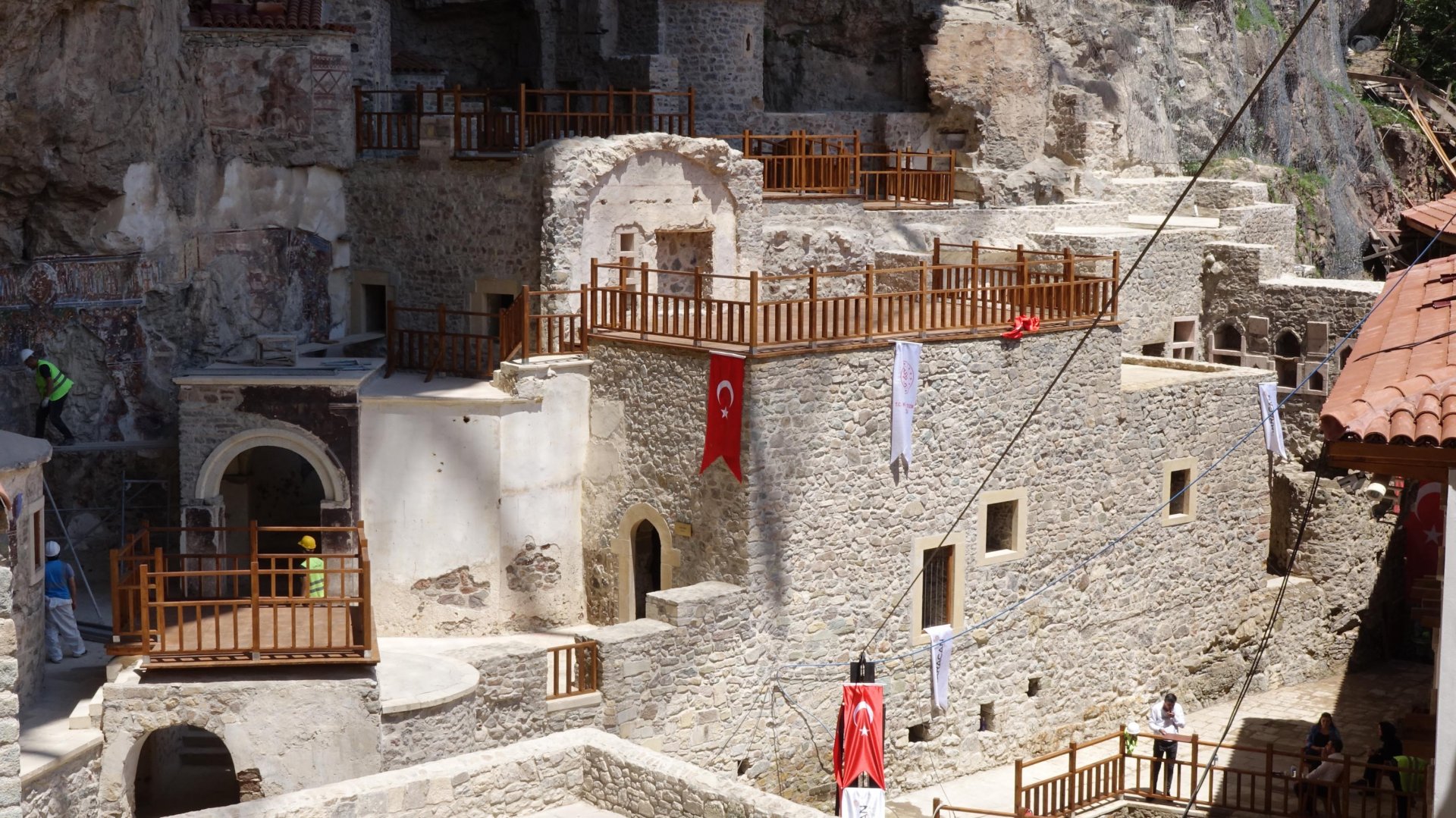 Sümela Manastırı’ndaki yeni şapeller ve ibadet yerleri ziyarete açıldı