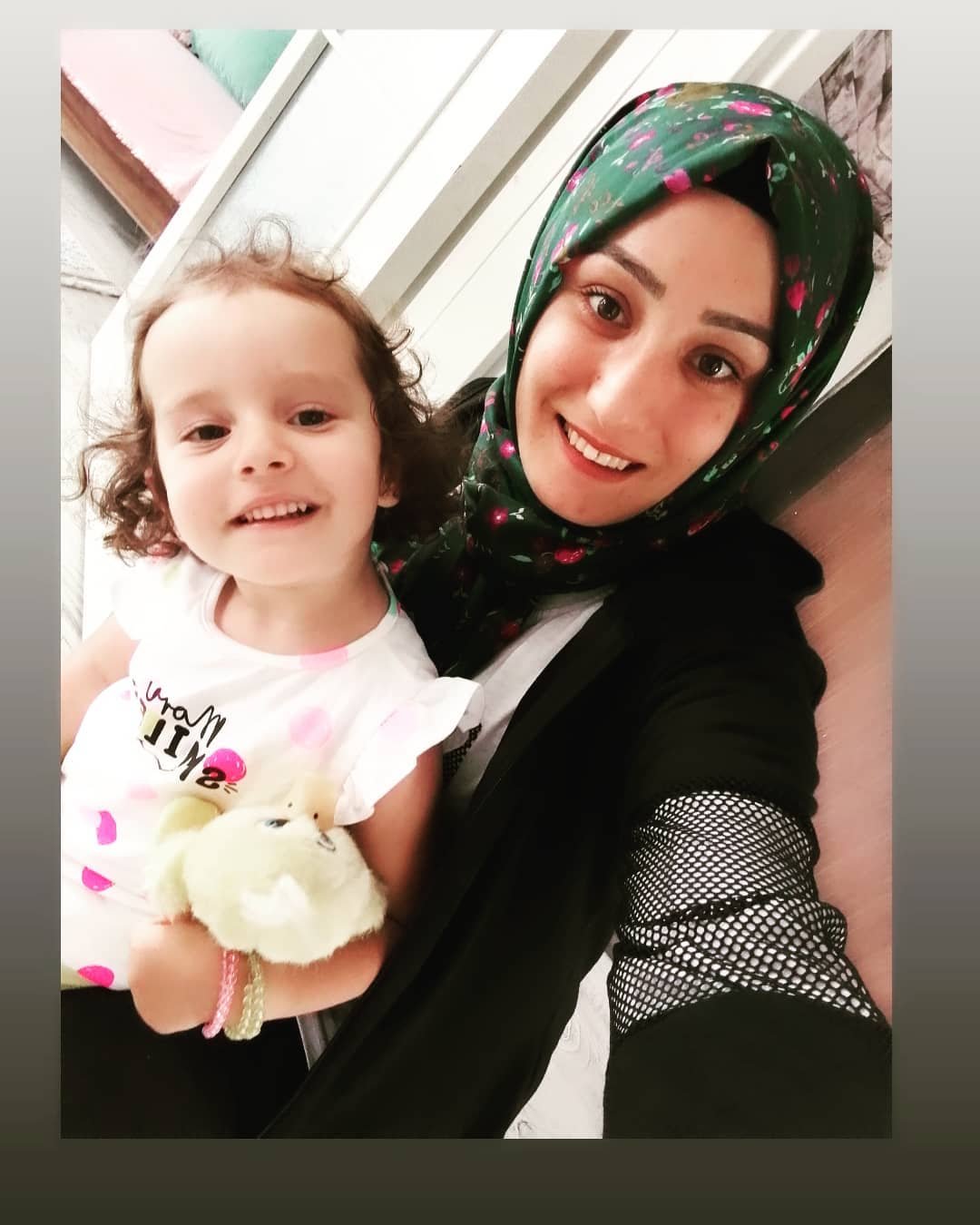 Asansör boşluğunda can veren 3 yaşındaki Zümra'dan geriye bu fotoğraflar kaldı