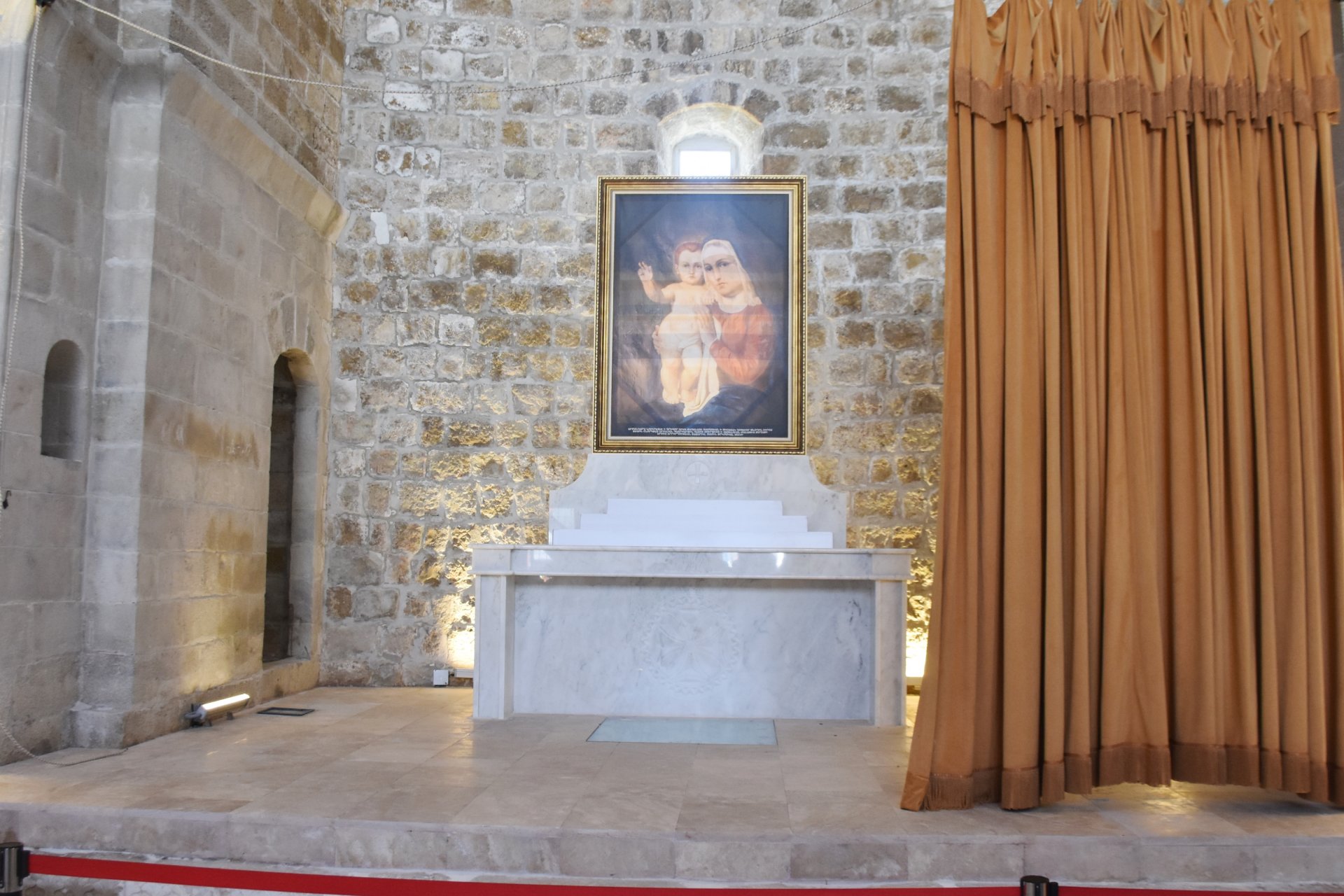 Taşhoran Kilisesi