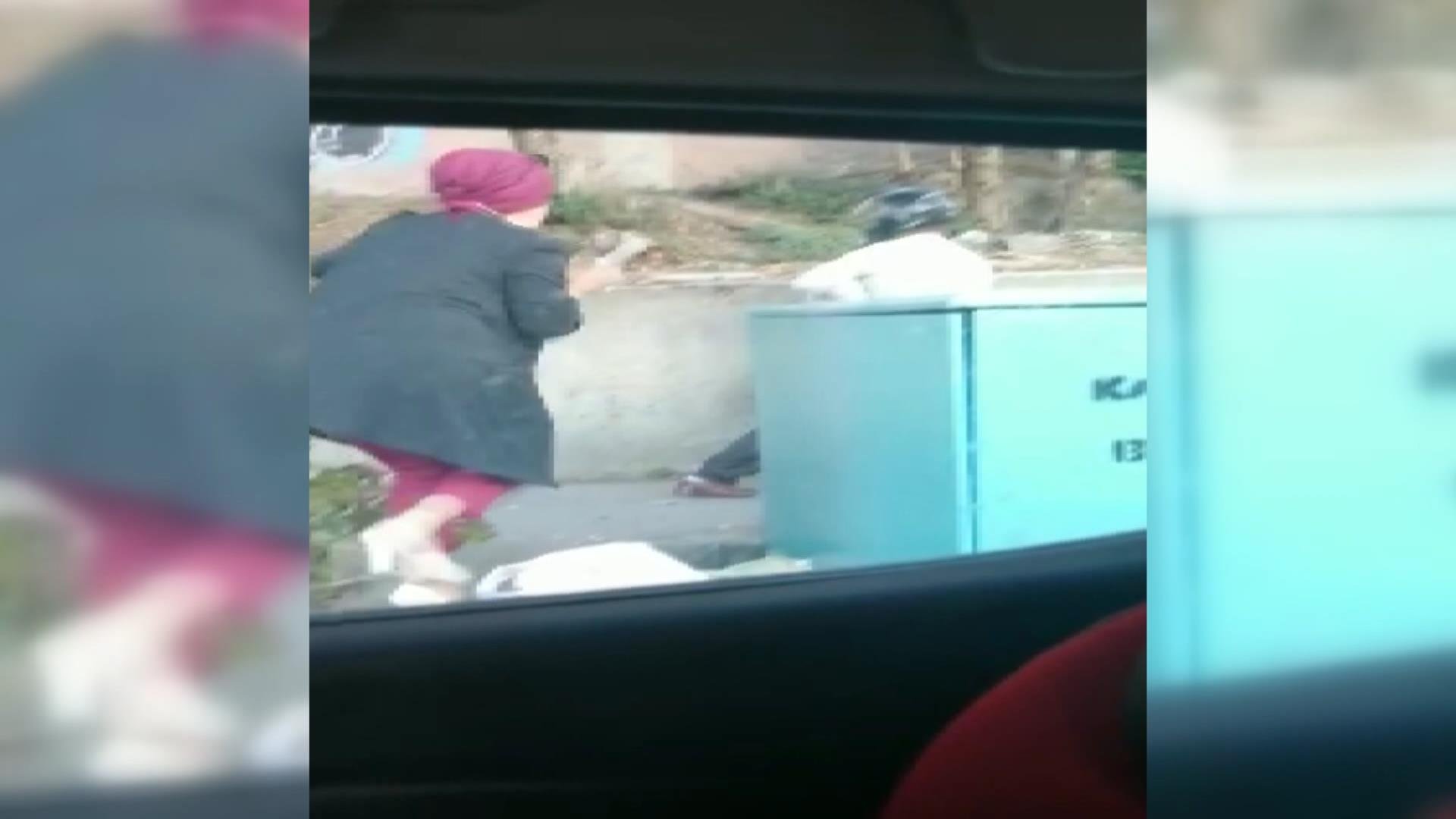 'İmamoğlu'nun özel kalemiyim' dedi, 2 yaşındaki çocuğun bulunduğu otomobilin camına taş attı