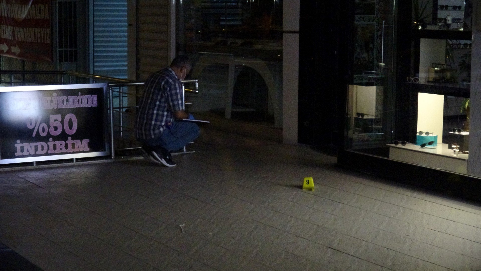 İzmir'de alacak kavgası tartışmayla başladı ama silahlı çatışmaya dönünce olanlar oldu!