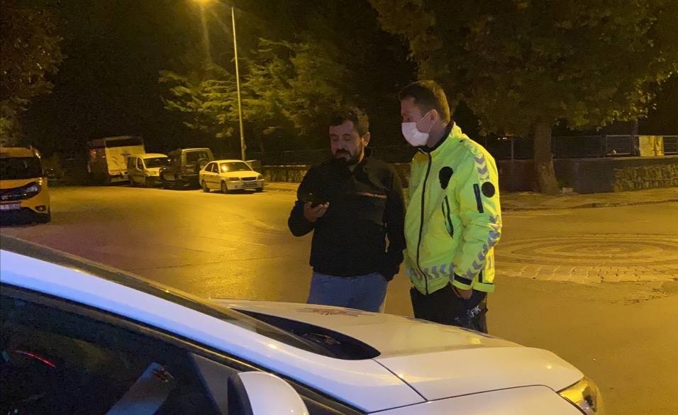 Hem alkollü hem de ehliyetsiz! Cezayı yiyen sürücü yaptıklarıyla Türkiye'ye haber oldu