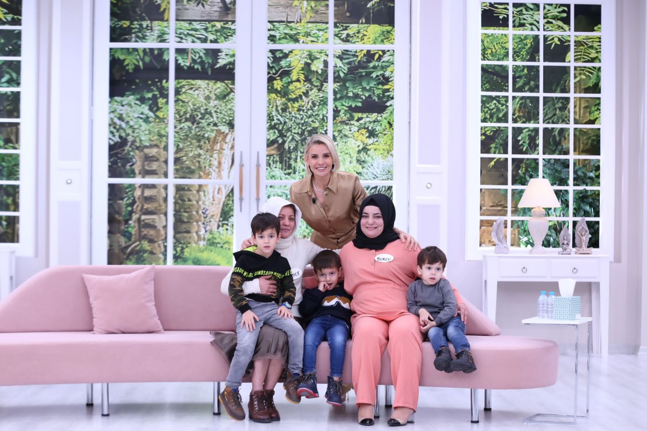 esra-erol-burcu.jpg